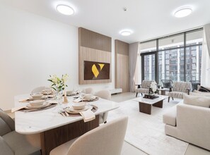 Familienapartment, Balkon, Parkblick | Speisen
