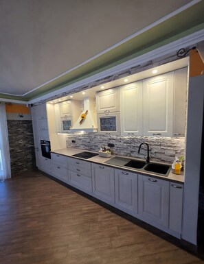 Private kitchen - Harmony Apartment Vacation Home with Private Terrace, Garden, and Wi-Fi (Millesimo)