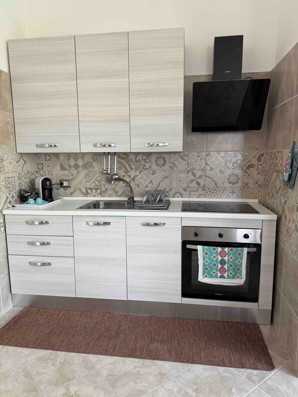 Private kitchen - Vrbo Property (Puglia)