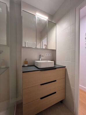 Bathroom - Vrbo Property (Villard-de-Lans)