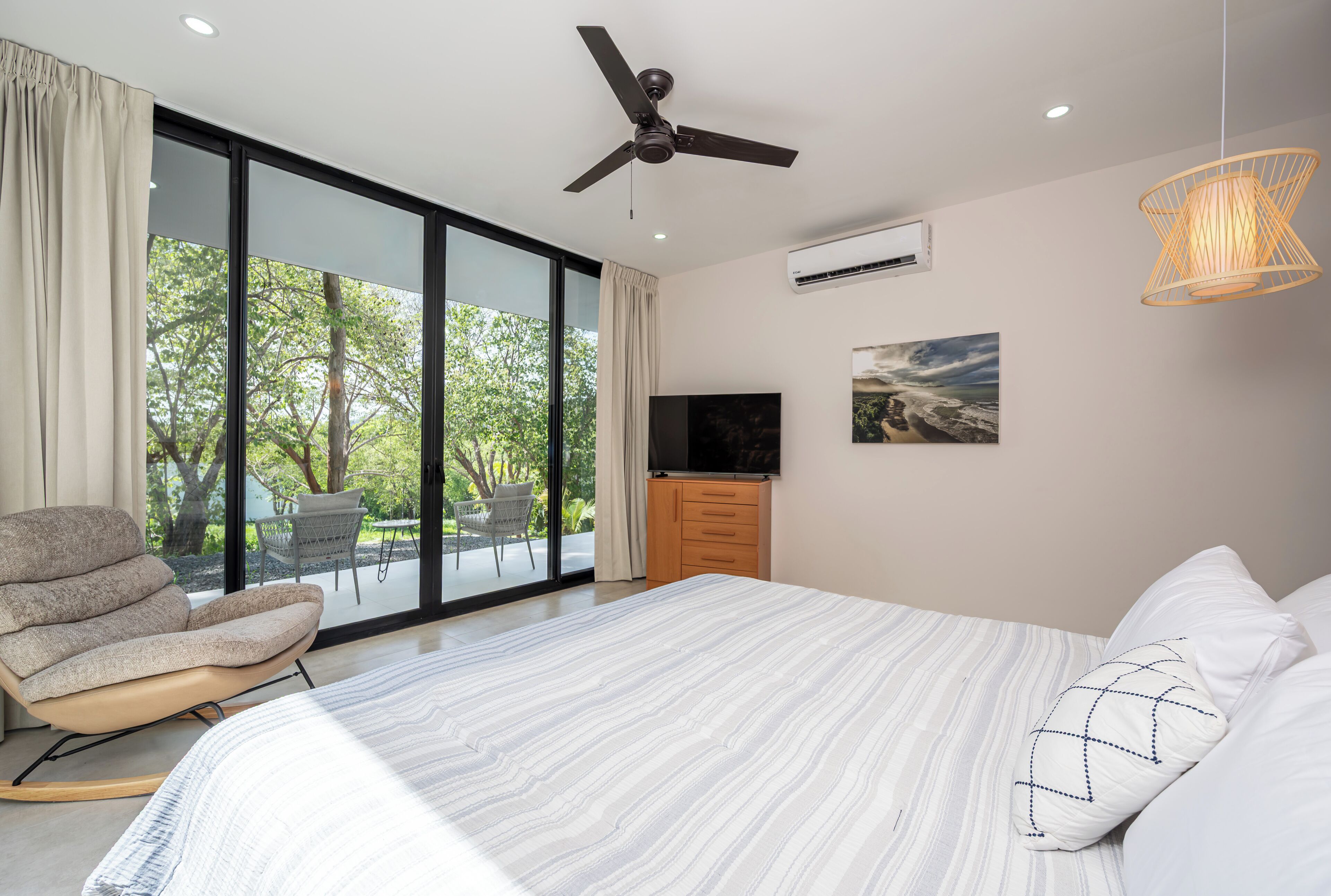 4 Schlafzimmer, Bügeleisen/Bügelbrett, kostenloses WLAN, Bettwäsche