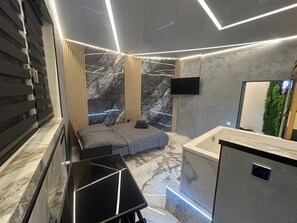 Room - Apartment 'Wellness Suite Essen Mit Whirlpool' with Wi-Fi (Essen)