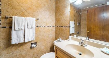 Cozy 1 Bedroom located on Granite Peak, Unit 5