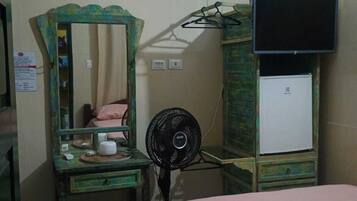 Double Room | Desk, WiFi (free)