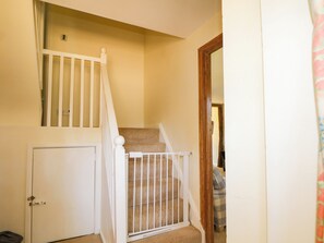 Cottage | Bahagian dalam