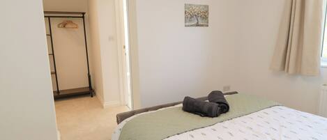 6 bedrooms, WiFi (free), individually decorated, individually furnished