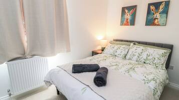 6 bedrooms, WiFi (free), individually decorated, individually furnished