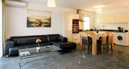 Gold 3 Apartment