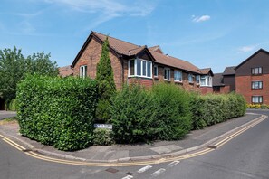 Exterior - Bright, Leafy Oasis in South London - Pass the Keys (London)