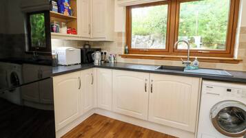 Dishwasher, cookware/dishes/utensils