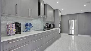 Luxury-Villa, Meerblick | Eigene Küche | Kühlschrank, Mikrowelle, Ofen, Herdplatte