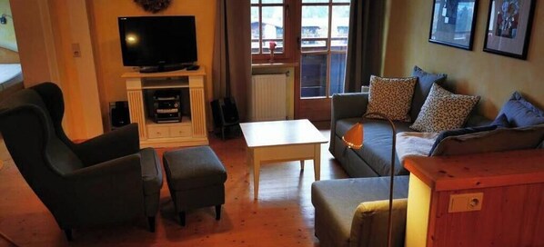 Living area - Vrbo Property (Auffach)