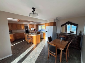 Family House, 5 Bedrooms, Ocean View | Dining