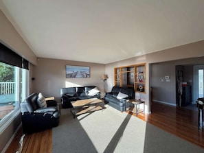 Family House, 5 Bedrooms, Ocean View | Living area - Sunset Shores Retreat (Powell River)