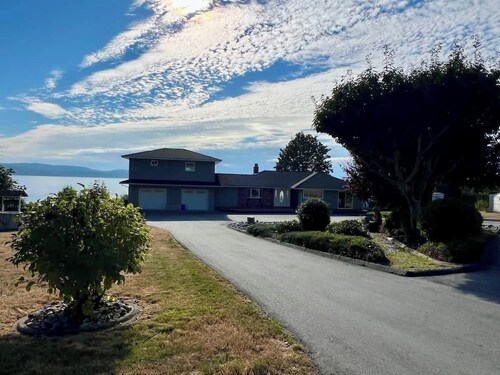 Sunset Shores Retreat