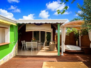 Outdoor dining - Villa Carbea (Saint François)