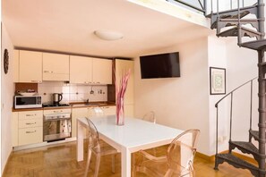 Private kitchen - Vrbo Property (Roma)