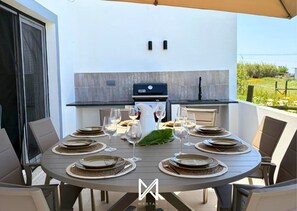 Outdoor dining - Vrbo Property (Porto Covo)