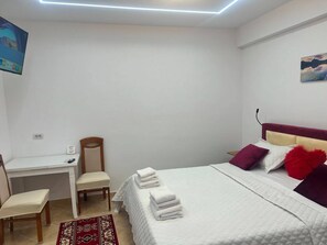 1 bedroom, iron/ironing board, WiFi, bed sheets - AA Holiday Apartment Longmore Vlore (Lungomare)