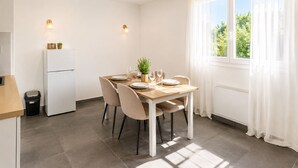 Dining - Family-friendly apartment 5 minutes from La Croisette (Le Cannet)