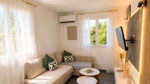 Living area - Family-friendly apartment 5 minutes from La Croisette (Le Cannet)