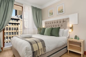Room - Charlie and the Chairman | Modern CBD Retreat (Cape Town)