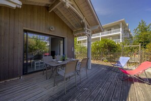 Outdoor dining - Instant Evasion - Piscine Partagée (La Teste-de-Buch)