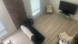 Unclassified image, 4 of 11, button - Cozy  2 bedroom Cape Cod (Dickinson)