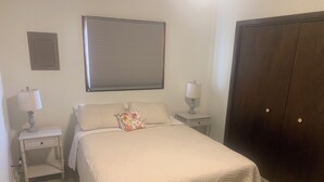 Unclassified image, 5 of 11, button - Cozy  2 bedroom Cape Cod (Dickinson)