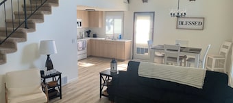 Cozy 2 bedroom Cape Cod