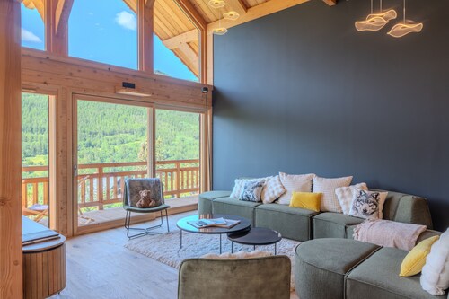Jag Peak - Cinq Chambres Maison, Couchages 12
