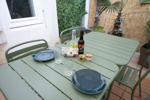 Outdoor dining - Le Patio - Ancien atelier de soyeux avec terrasse (Lyon)