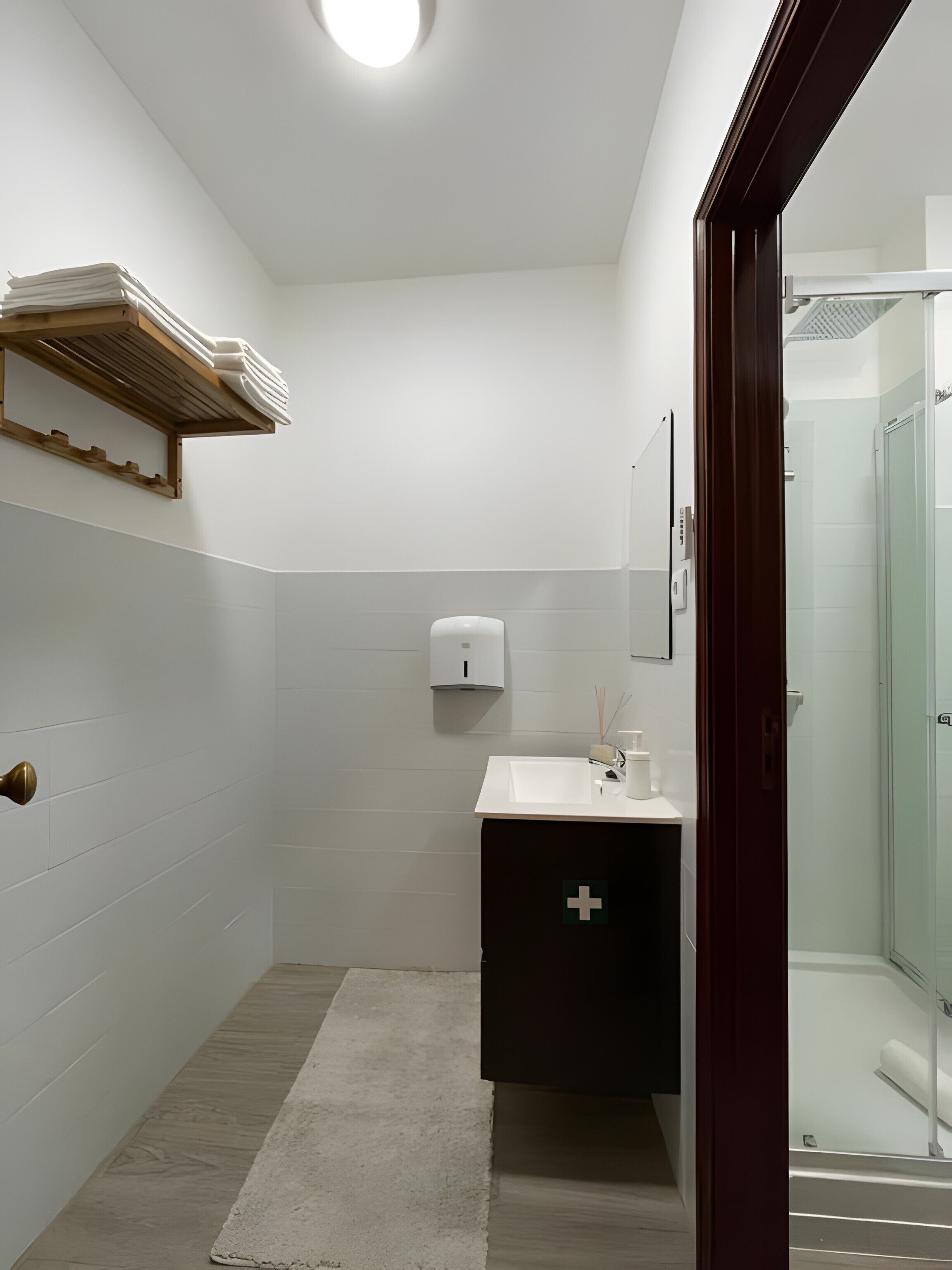 Dusche, Haartrockner, Handtücher