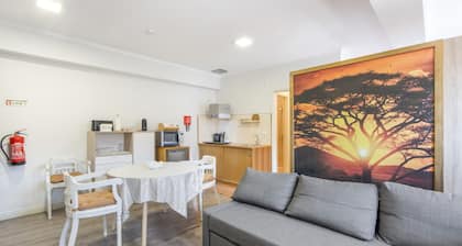 Apartment 'Praça AL T1' with Mountain View, Wi-Fi and Air Conditioning