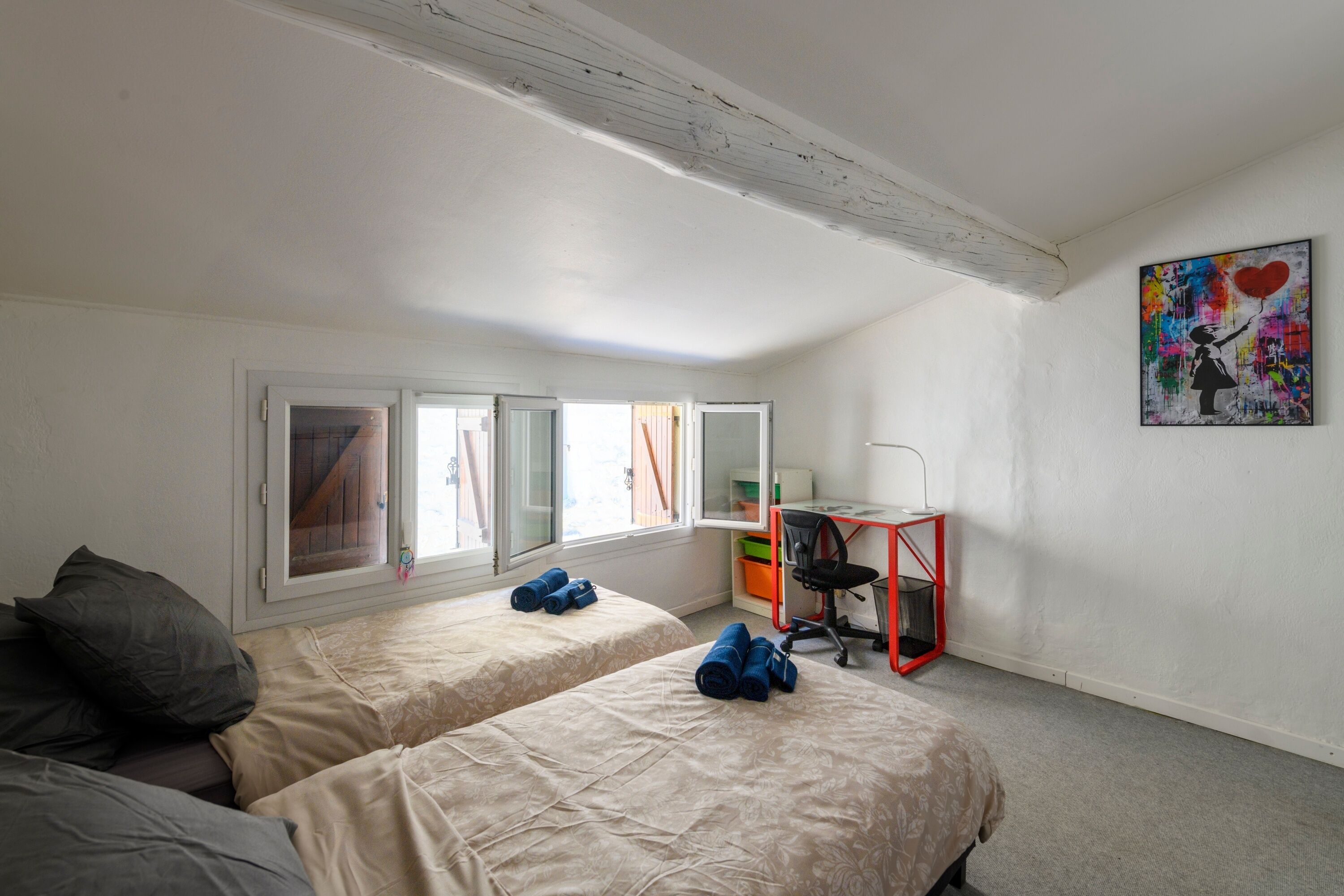 2 bedrooms, iron/ironing board, WiFi (free), bed sheets