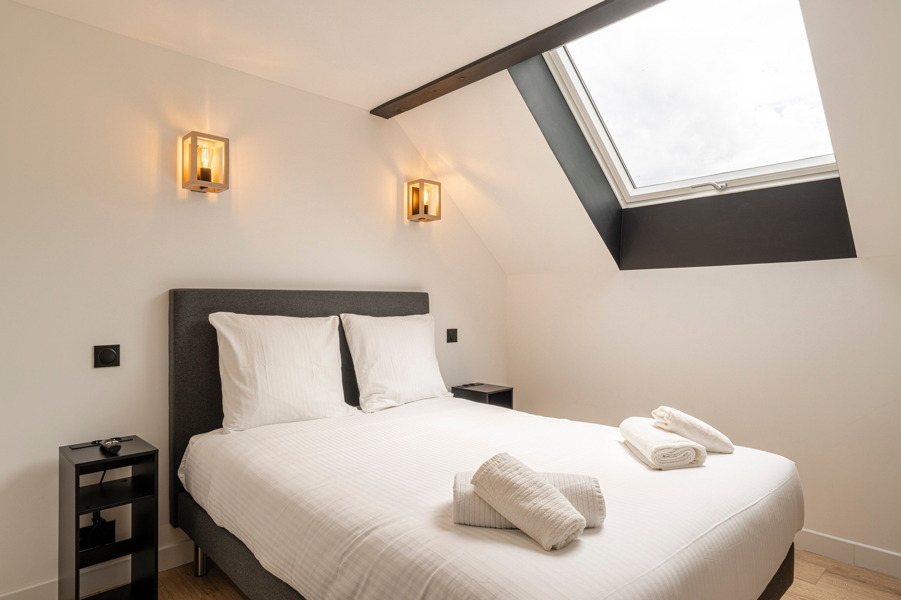2 bedrooms, iron/ironing board, WiFi (free), bed sheets
