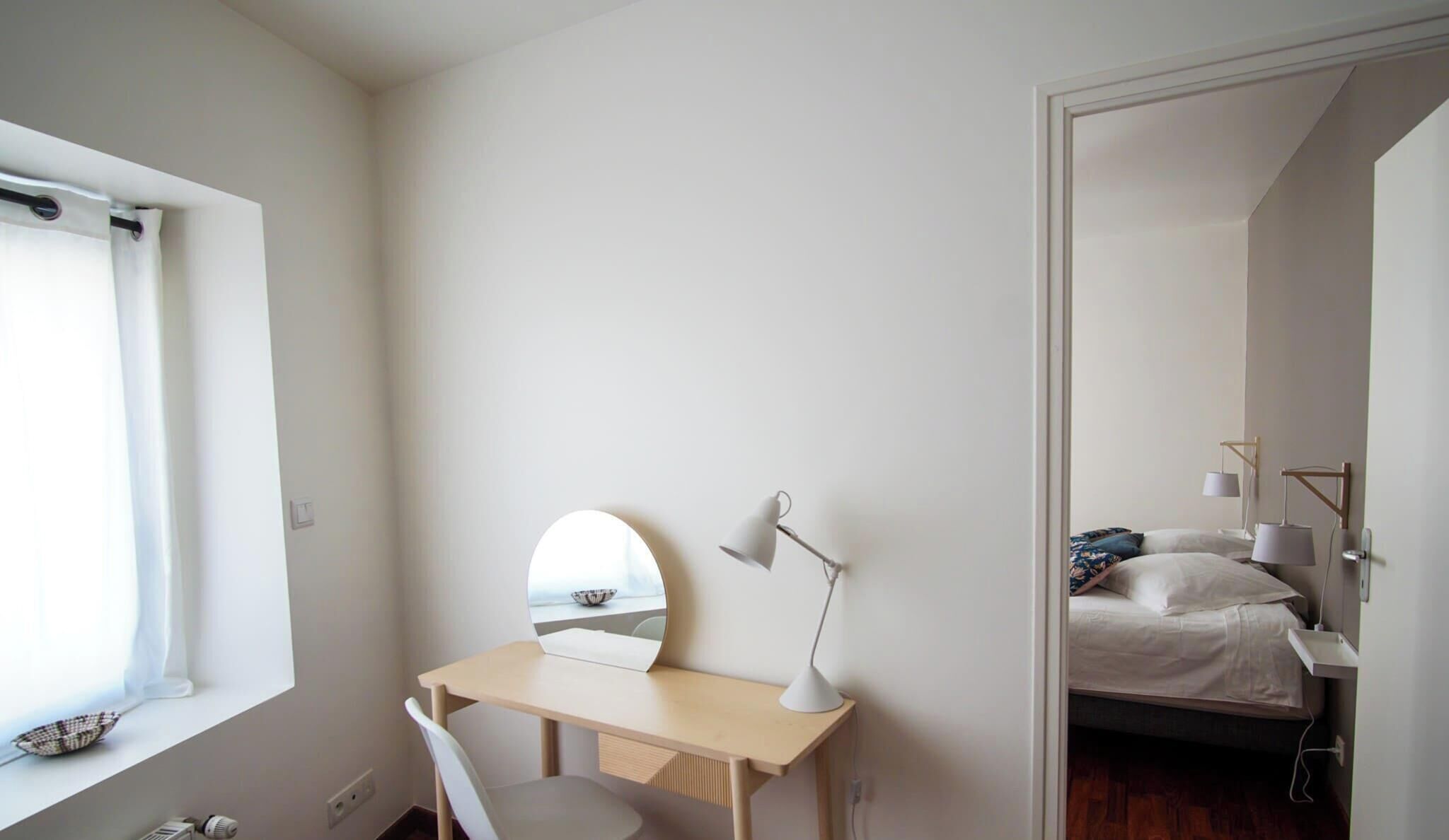 2 bedrooms, iron/ironing board, WiFi (free)
