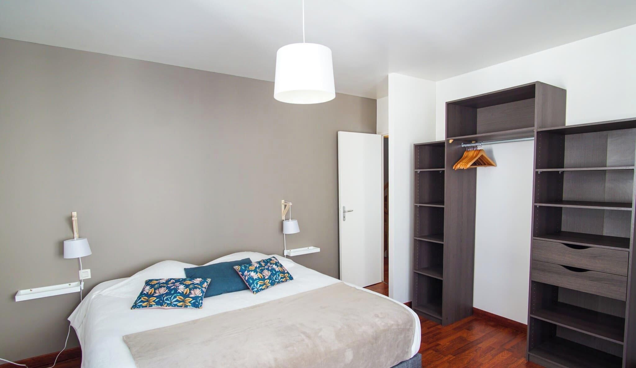 2 bedrooms, iron/ironing board, free WiFi