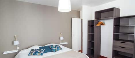 2 bedrooms, iron/ironing board, free WiFi