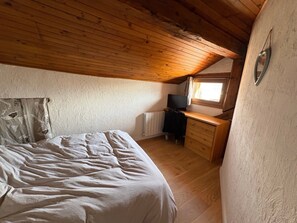 Room - Chalet La Grange Courchevel – Family Retreat with Terrace and Mountain Views (Courchevel)