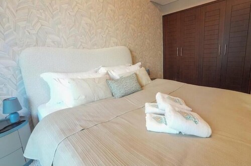 Elegant 2.5BR Apartment with Burj Khalifa & Fountain Views | Downtown Dubai