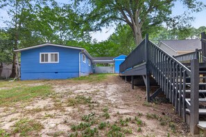 Exterior - Beautiful Bungalow near Buckhead (Doraville)