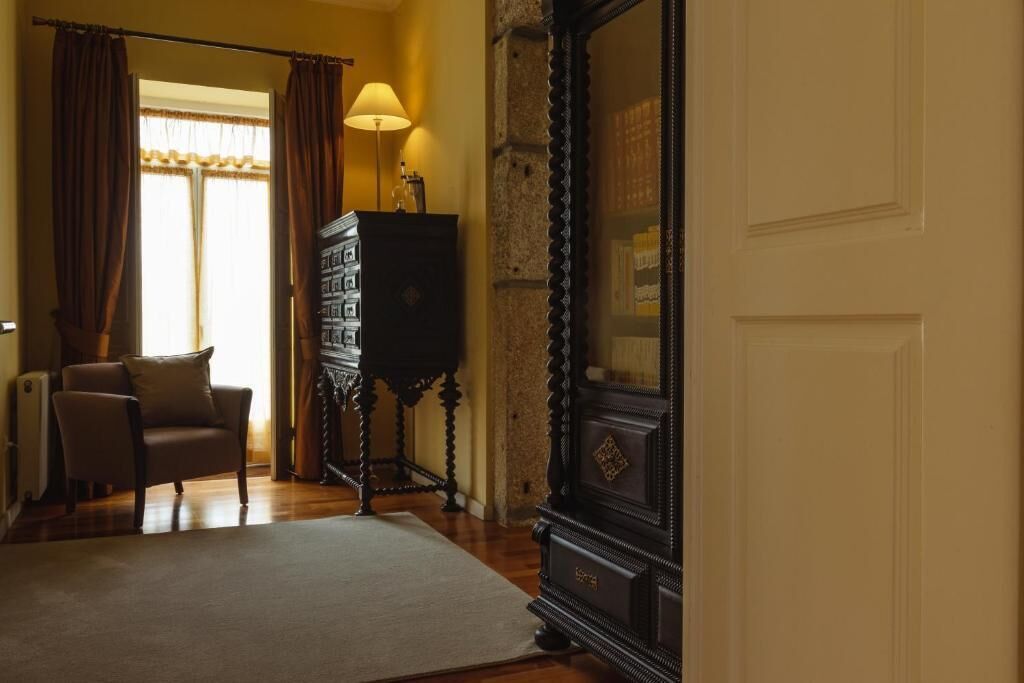 Suíte luxo, sacada, vista para o jardim | Parte interna