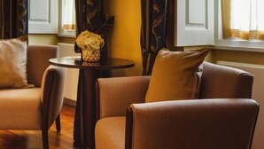 Deluxe Suite, Balcony, Garden View | Interior - Glicinia Boutique Hotel (Pacos De Ferreira)