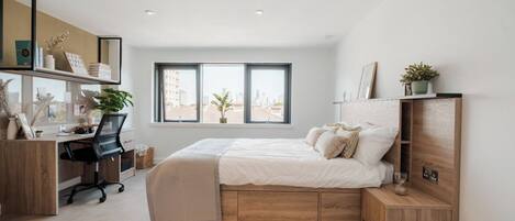Single Room, Shared Bathroom | Blackout curtains, iron/ironing board, free WiFi