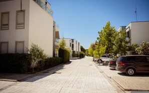 Property grounds - Perla Apartment 02 in Plazhi San Pietro (Plazhi San Pietro)