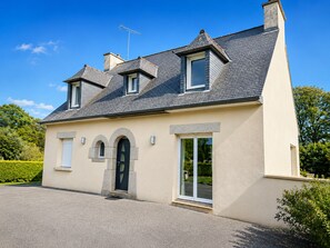 Exterior - Vrbo Property (Gommenec'h)