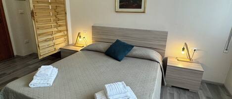 Chambre Double Classique, vue ville (Room 3)