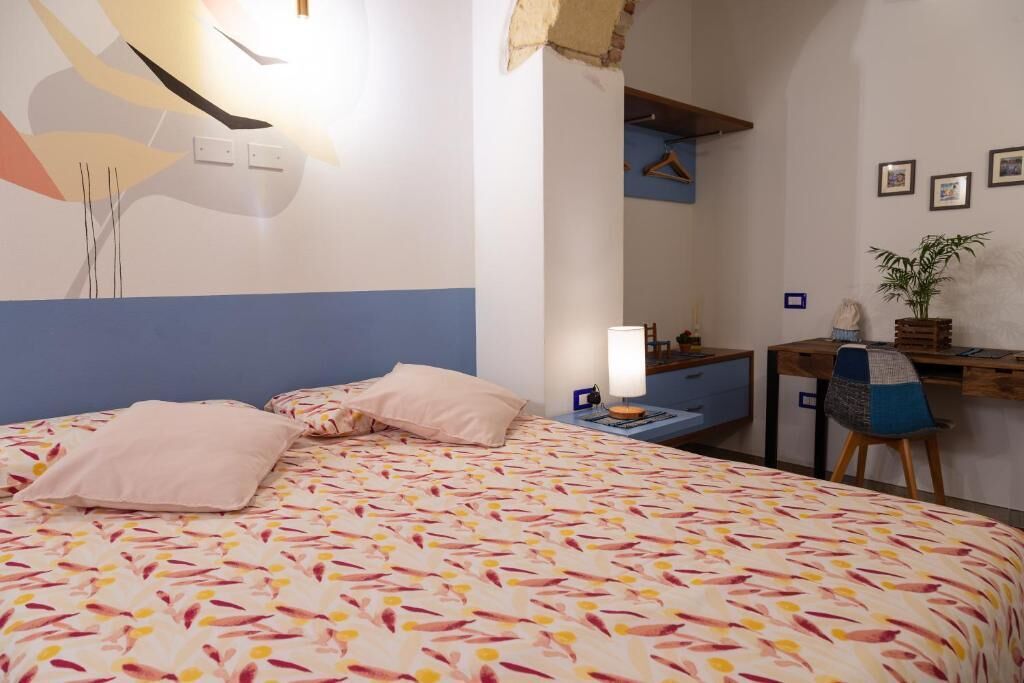 Classic Double or Twin Room, Private Bathroom | Blackout drapes, iron/ironing board (on request), WiFi (free)