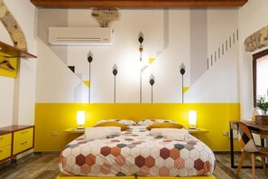 Family Triple Room, Private Bathroom | Blackout drapes, iron/ironing board (on request), WiFi (free) - Trigu & Mangoni (Cagliari)